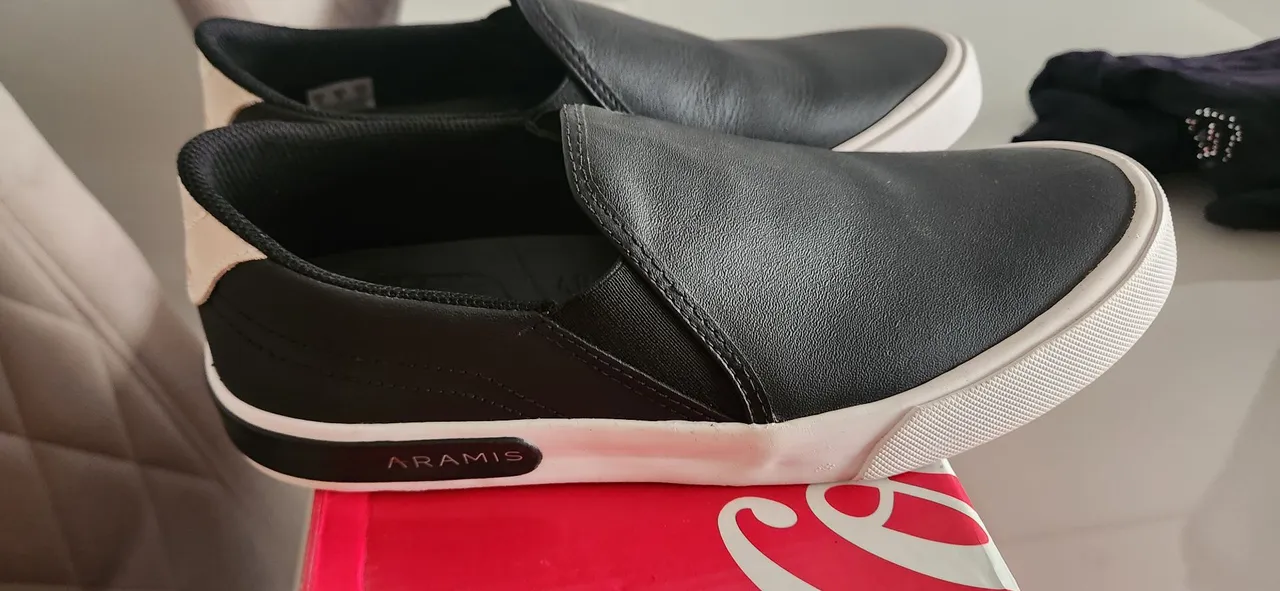 Tênis Aramis Slip On Preto com Solado Branco