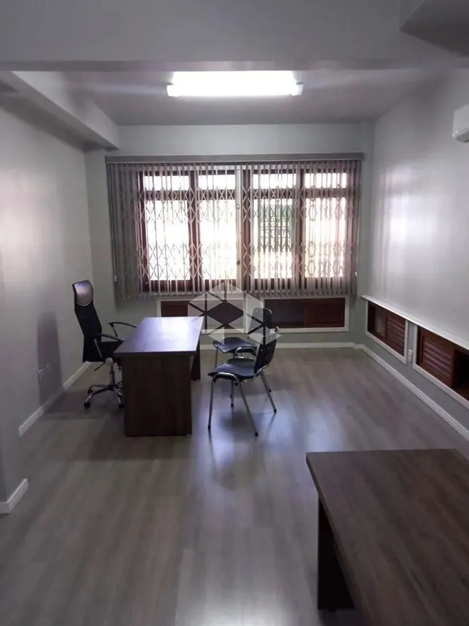 SALA COMERCIAL NA CIDADE BAIXA, COZINHA E BANHEIRO