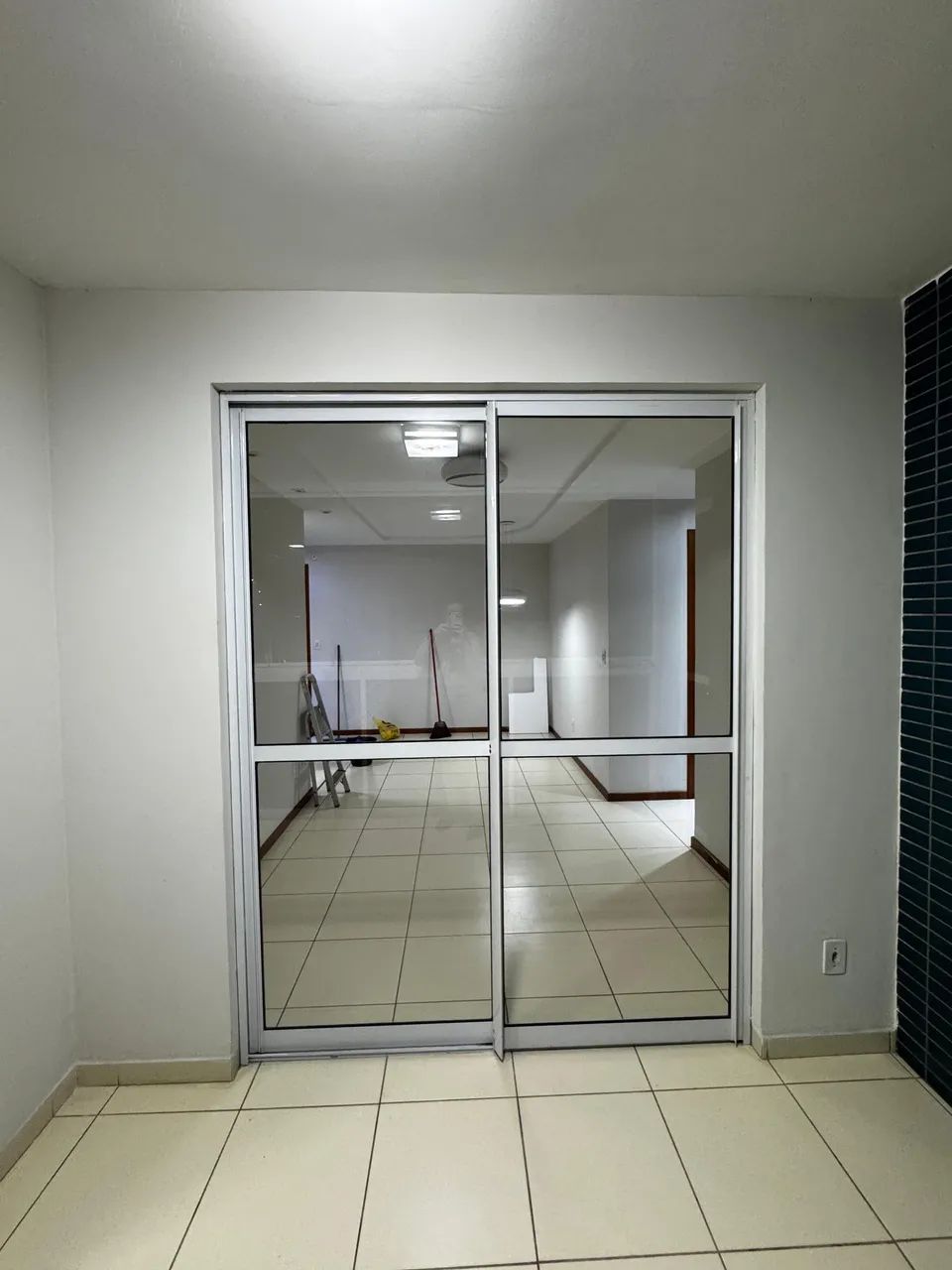 Porta de alumínio 64220698767747120