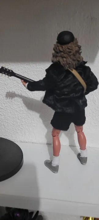 Boneco guitarrista Angus Young AC/DC neca clothed action figure banda músico Colecionável - Foto 3