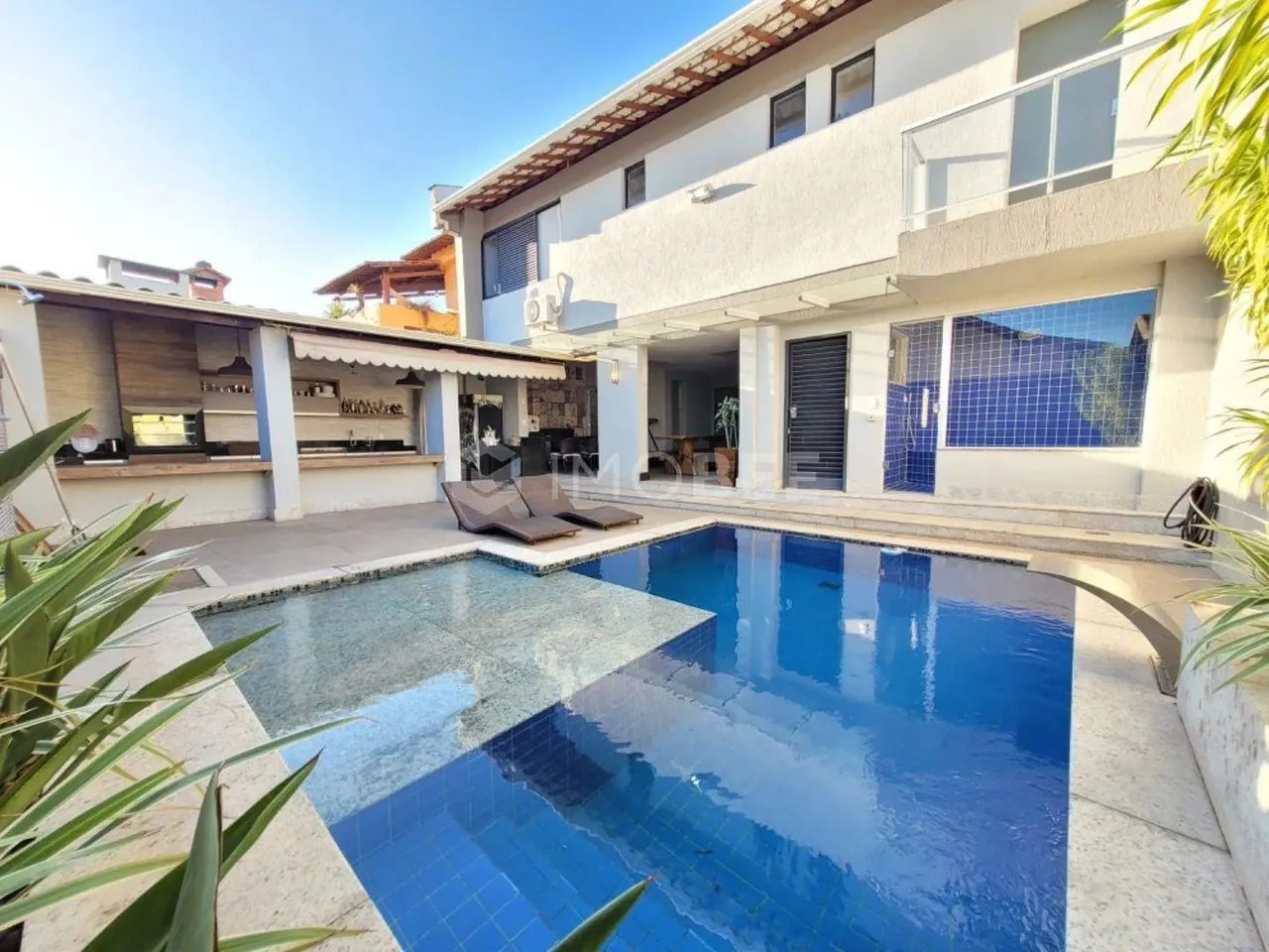 Casa com 4 quartos e área construída de 260m² à venda no bairro Itapoã por R$1.790.000,00