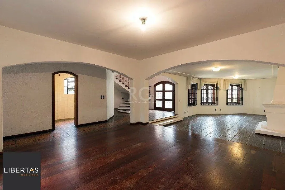 Casa para Venda - 430m², 4 dormitórios, sendo 1 suites, 5 vagas - Cristal