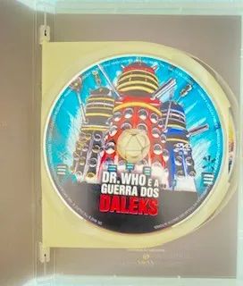 Dr. Who e a Guerra dos Daleks-Ano 2.150 A Invasão da Terra-DVD Duplo com 2 cards e encarte - Foto 5