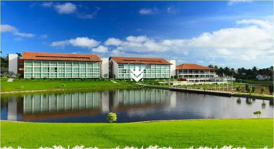 Flat com 3 quartos na Villa Hípica Flat & Club em Gravatá. Venda porteira fechada com todo