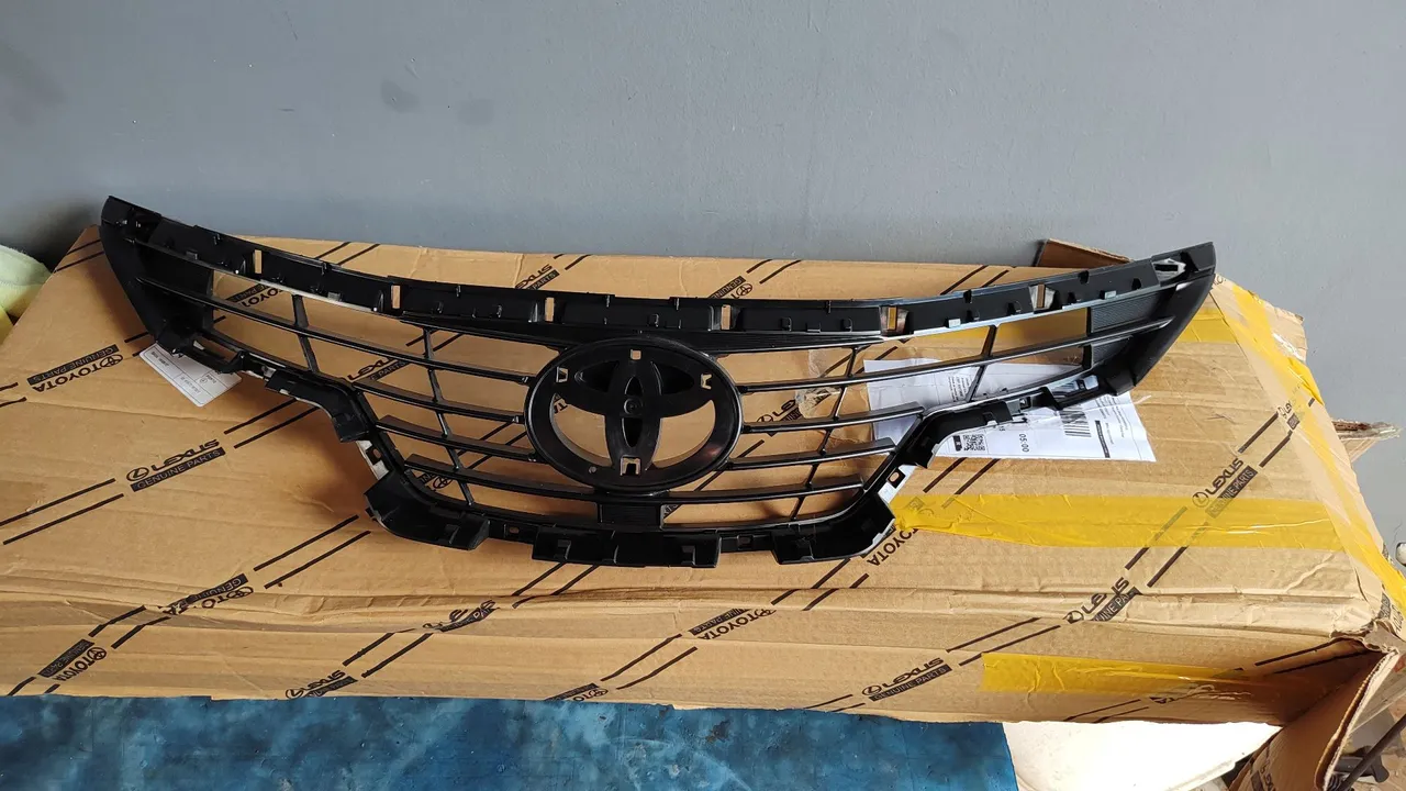 Grade frontal para Toyota Etios