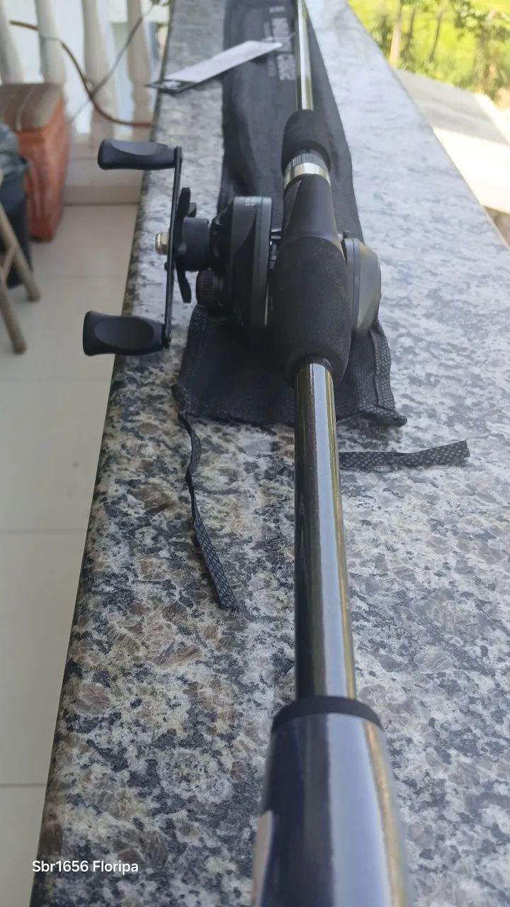 Vara 1,80 e  carretilha preta - Foto 2