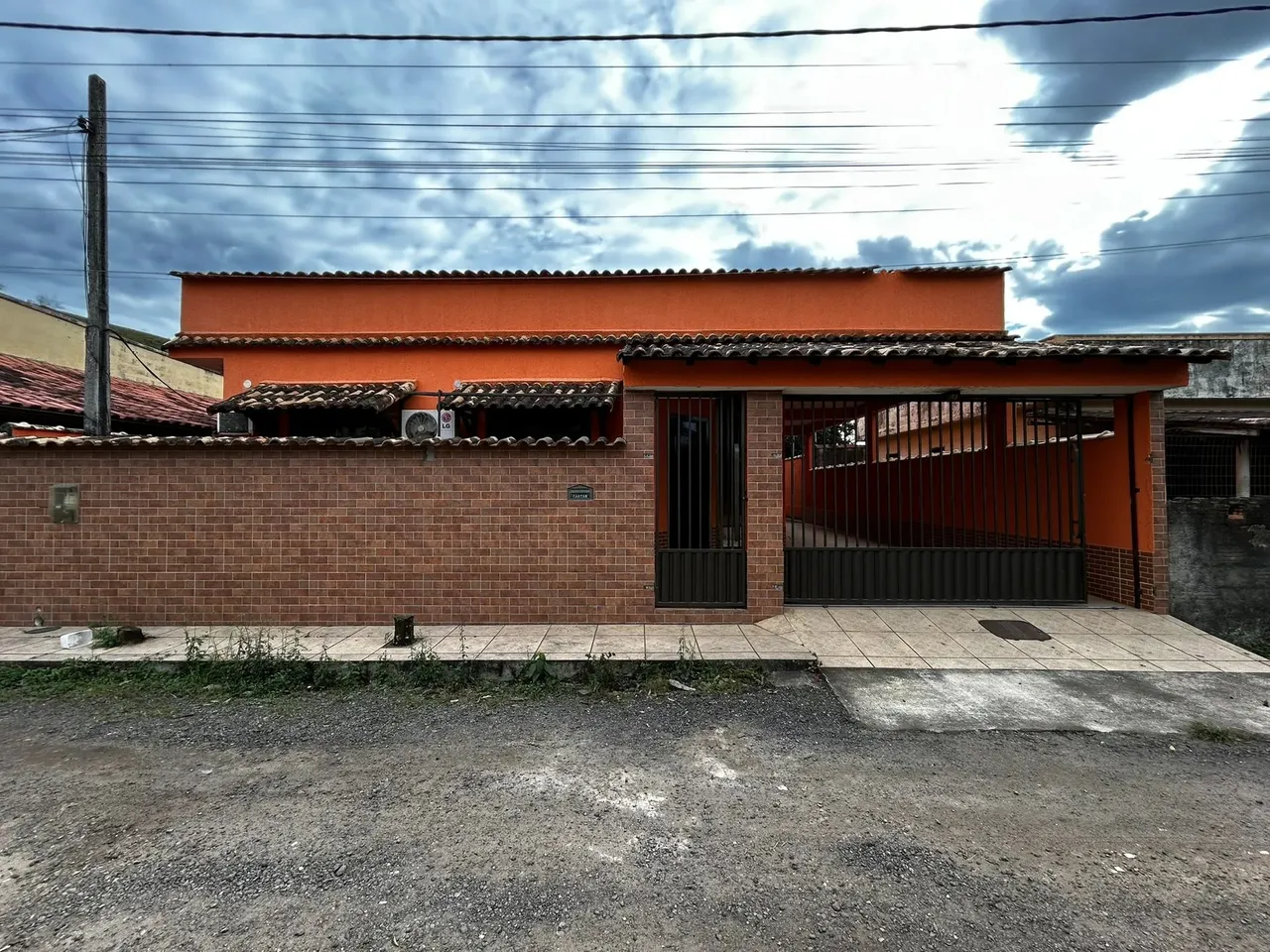 Casa Linear Mobilada de 145m² com Área de Lazer à Venda em Curato de Santa Catarina - Conc