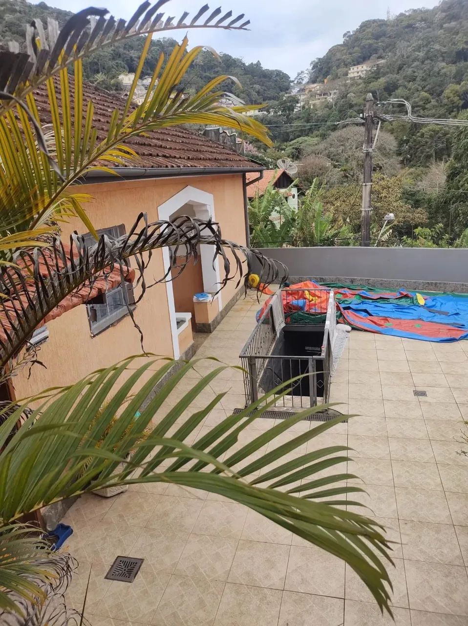 Imóvel para aluguel possui 65 metros quadrados com 2 quartos em Centro - Petrópolis - RJ