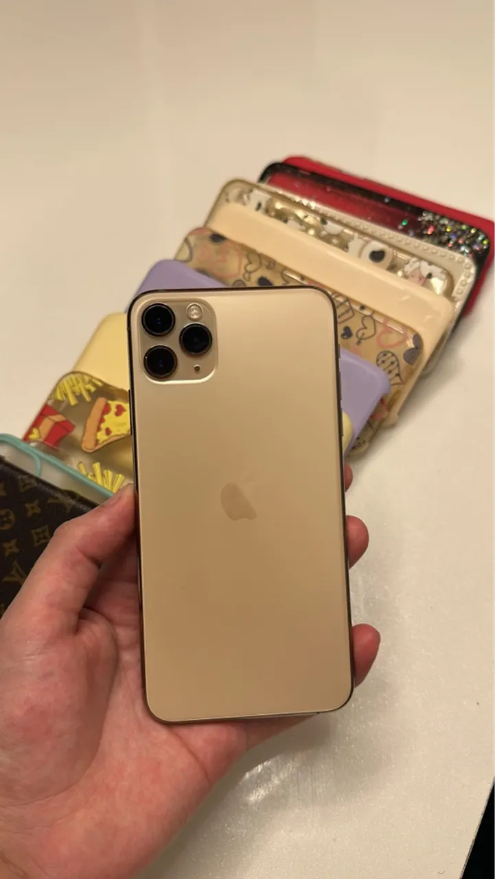 iPhone 11 Pro Max DOURADO