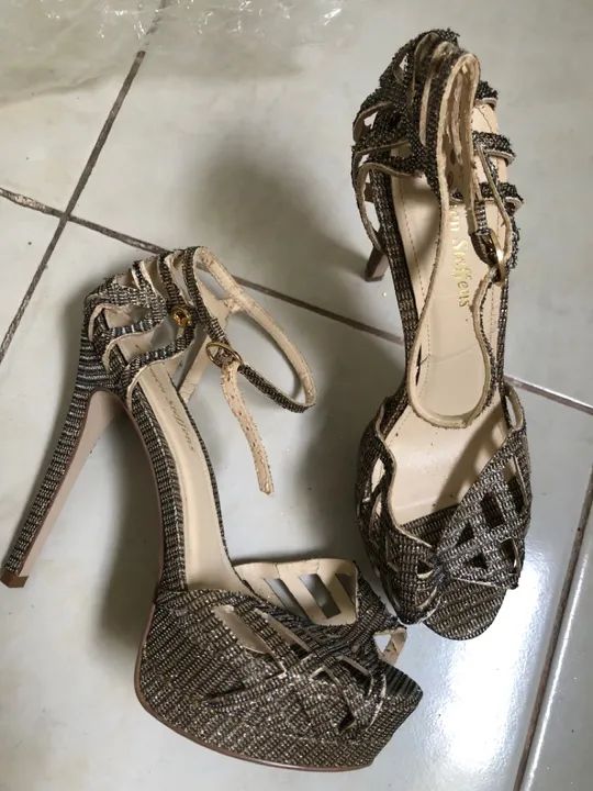 Sandálias Douradas Carmen Steffens - Foto 2