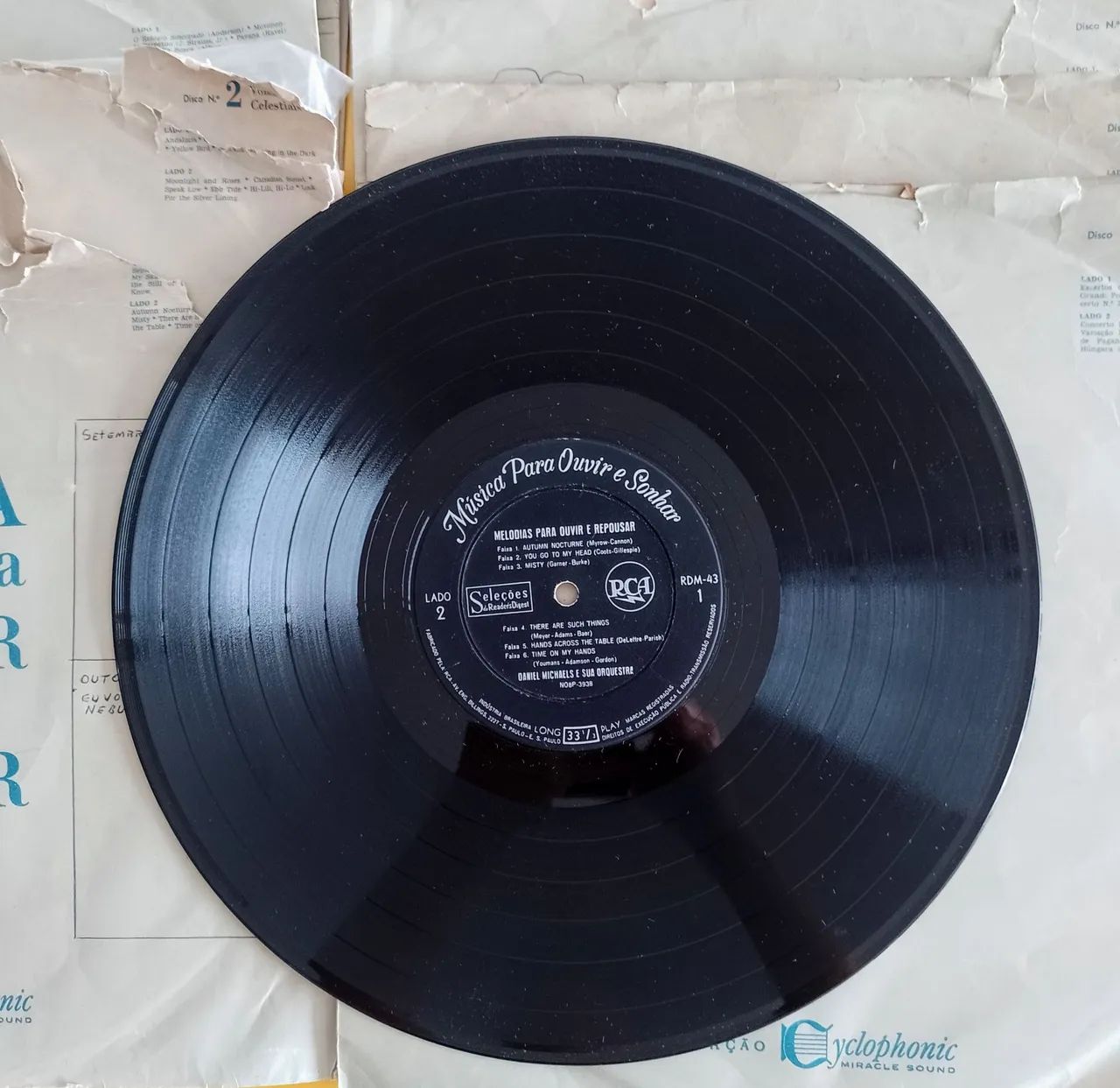 Dois box discos de vinil coleções 