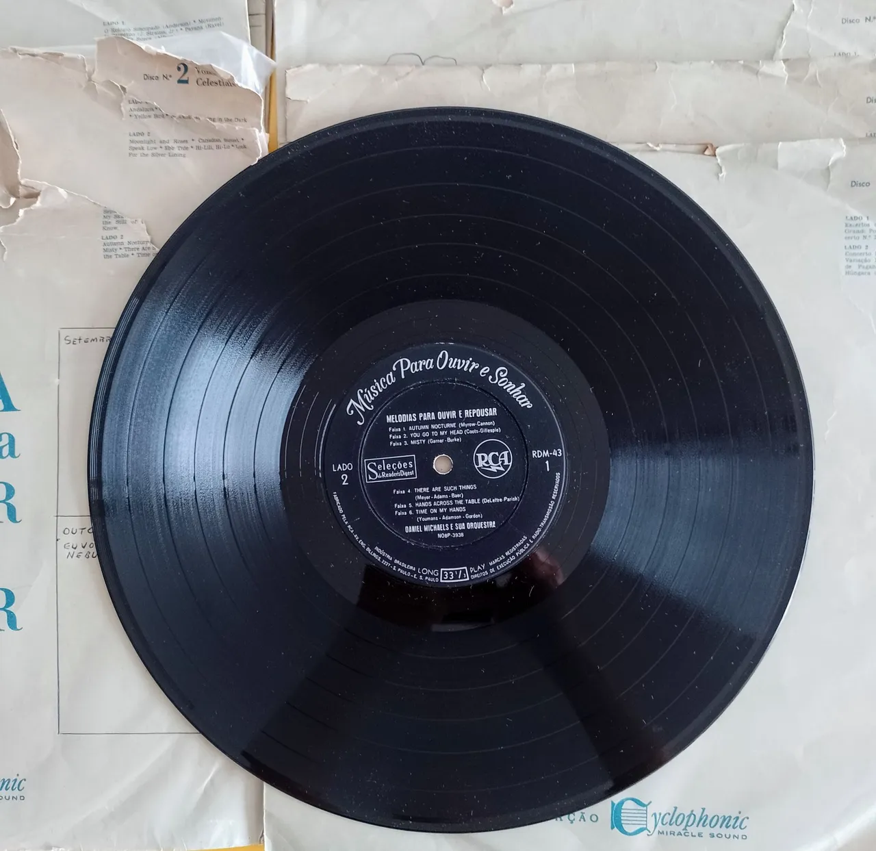 Dois box discos de vinil coleções