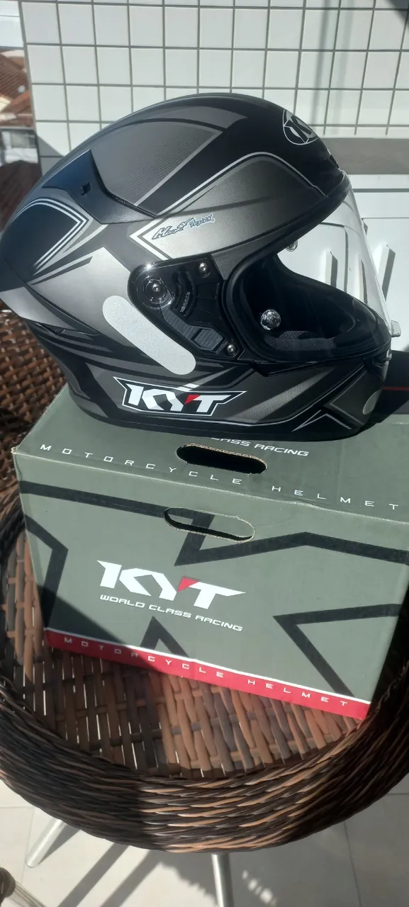 Capacete muito novo KYT TT-COURSE TOURIST