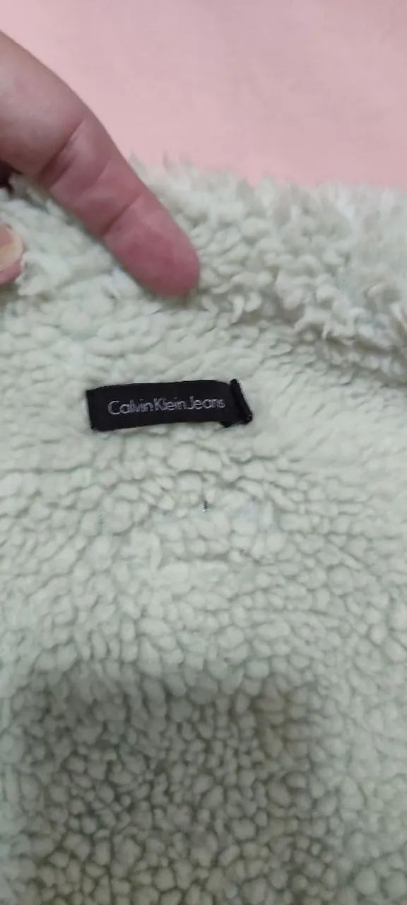 Jaqueta  Jeans Calvin Klein com Forro Pelúcia - Foto 3