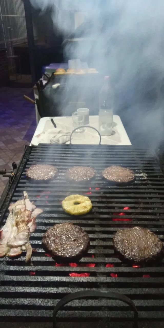 Buffet completo e churrasqueiro a domicilio 