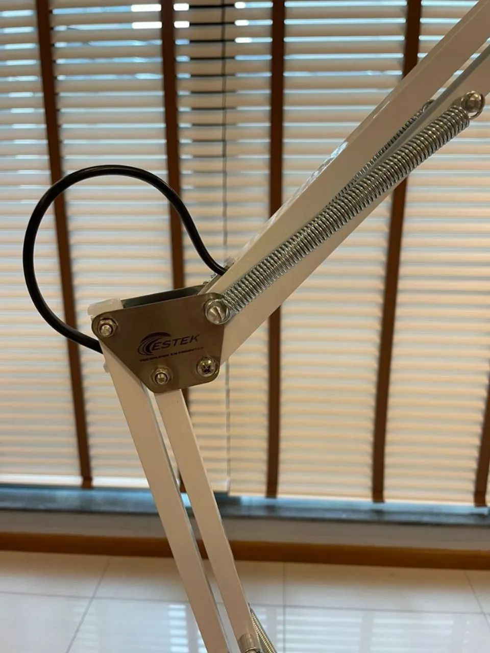 Lupa com iluminação LED Autovolt com tripé - Estek - Foto 3