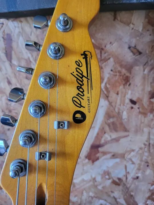 Guitarra Elétrica Telecaster Preta com Case - Foto 6