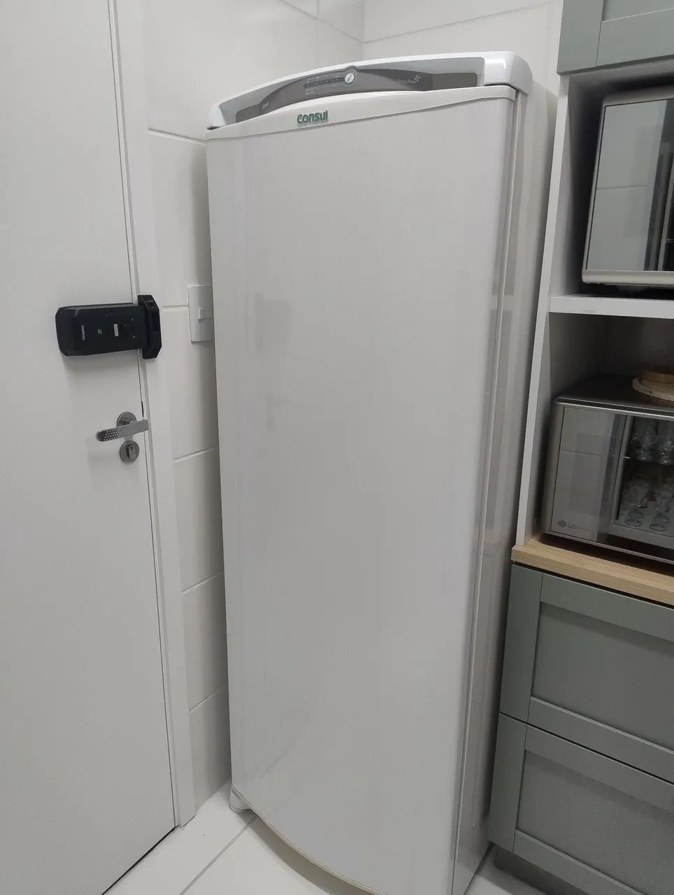 Geladeira Consul Frost Free de 342 litros em ótimo estado!