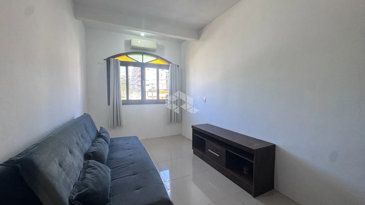 DUAS CASAS INDEPENDENTES COM PISCINA E AMPLO ESPAÇO DE LAZER - Foto 5