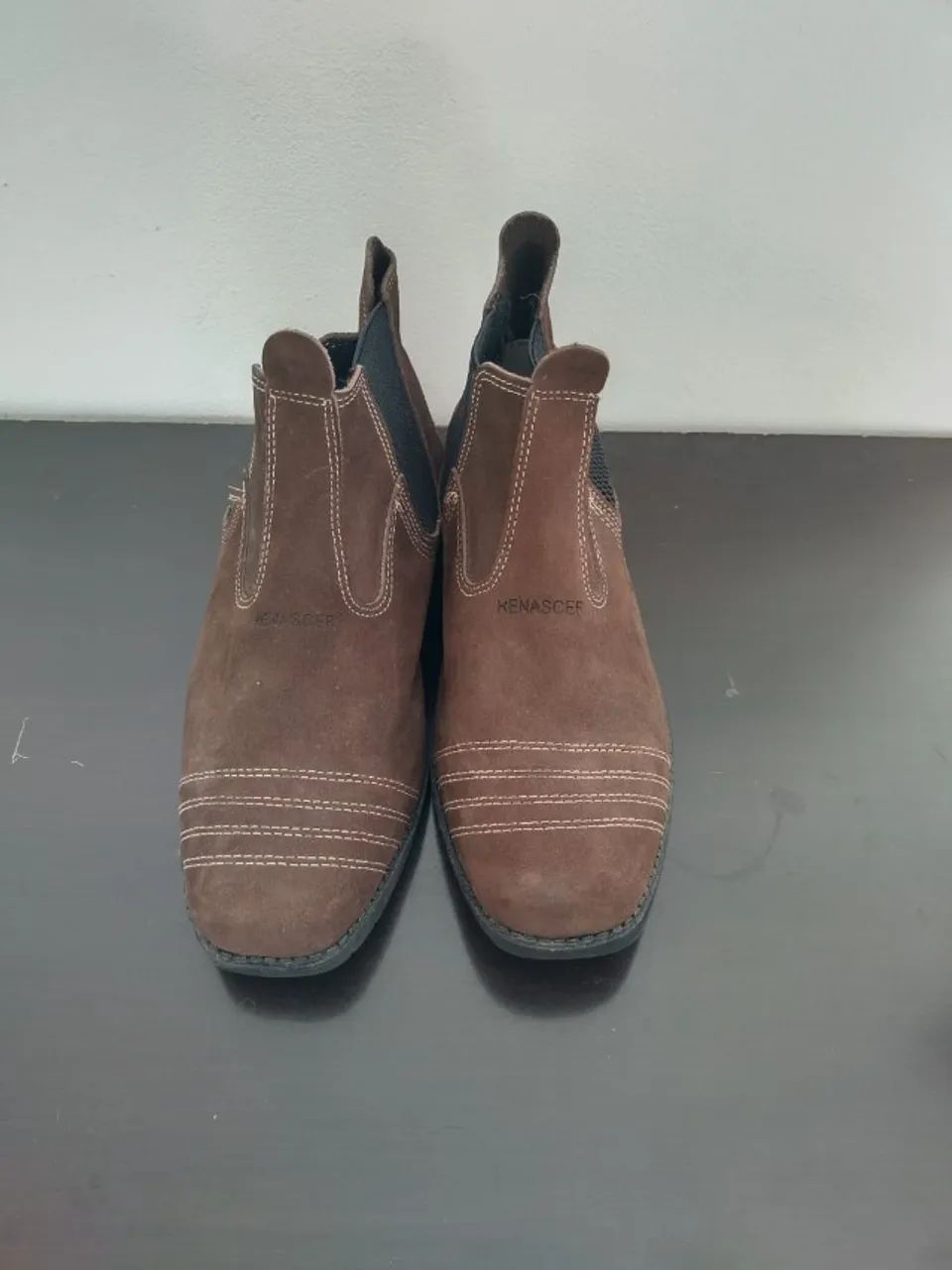 Bota Chelsea Marrom Nobuck 