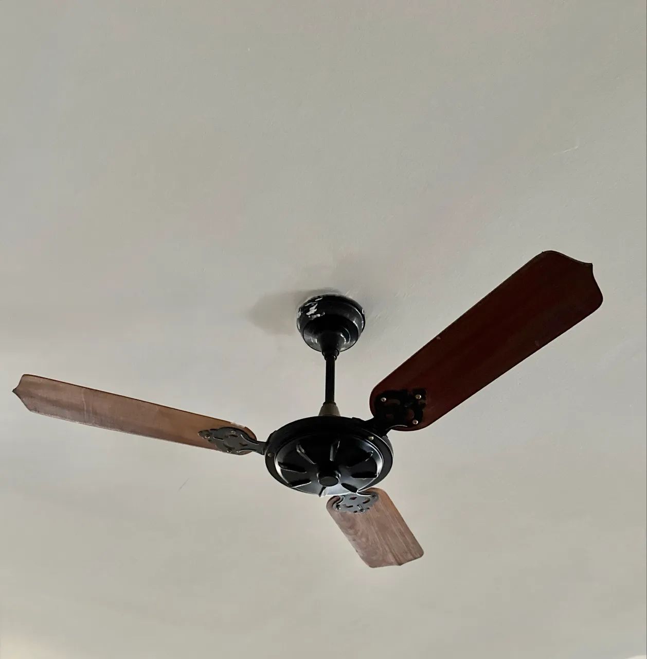 Ventilador de Teto 3 Pás Madeira - Funcionando Perfeitamente - Foto 2