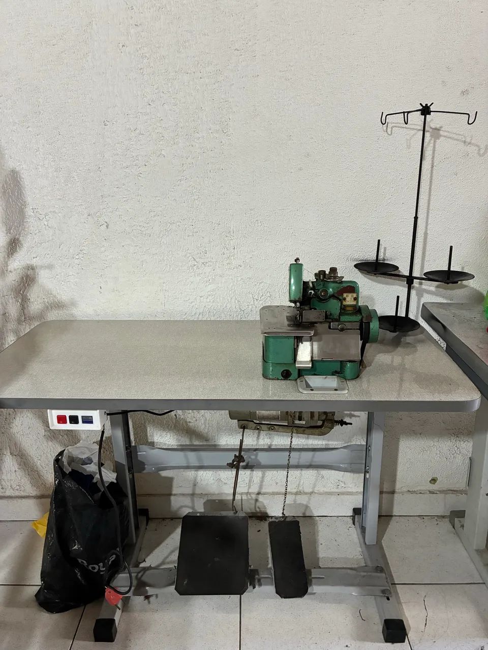 Máquina overloque  - Foto 2