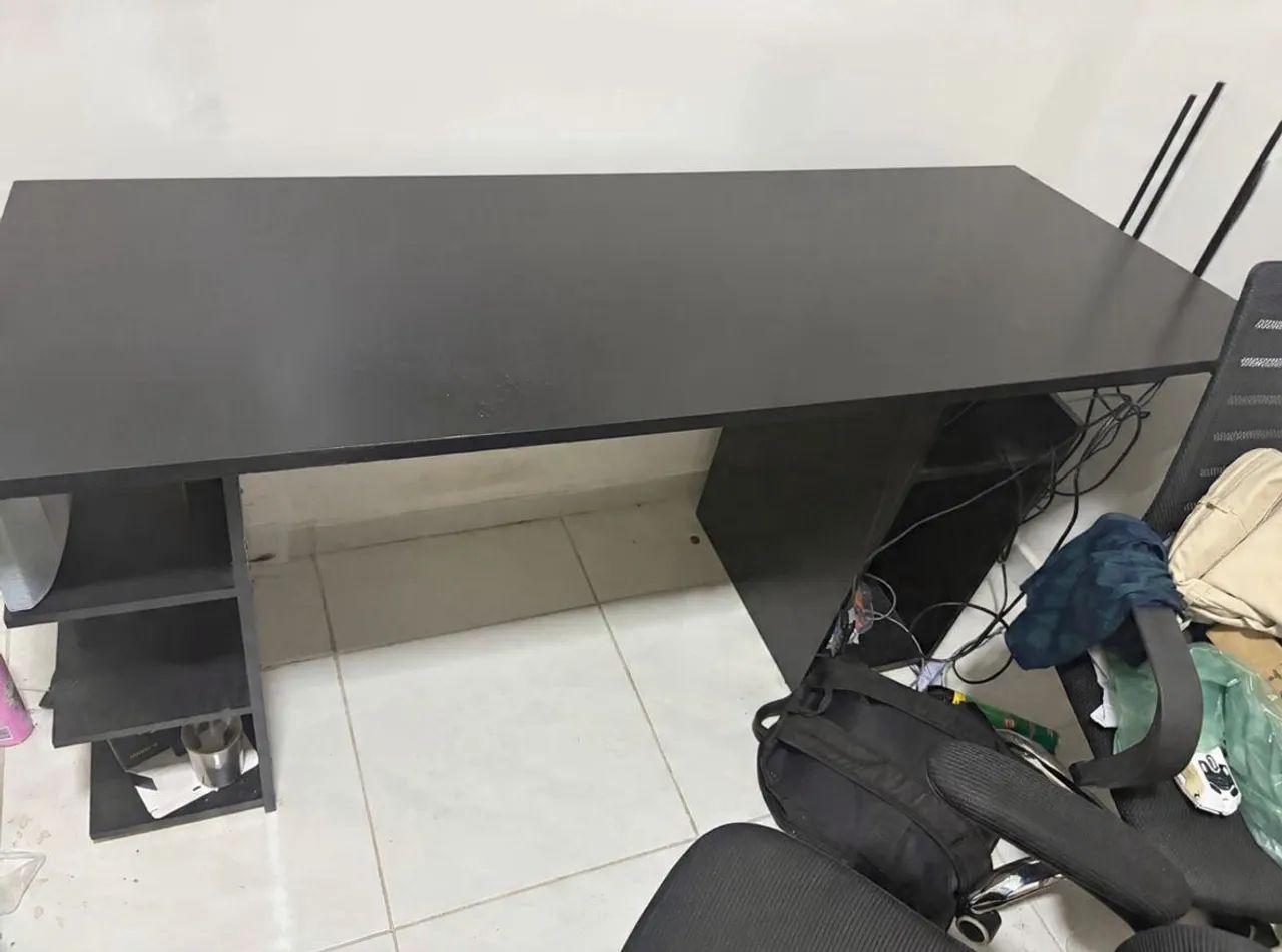 Vendo Cadeira Ergonômica e Mesa Gamer  - Foto 2