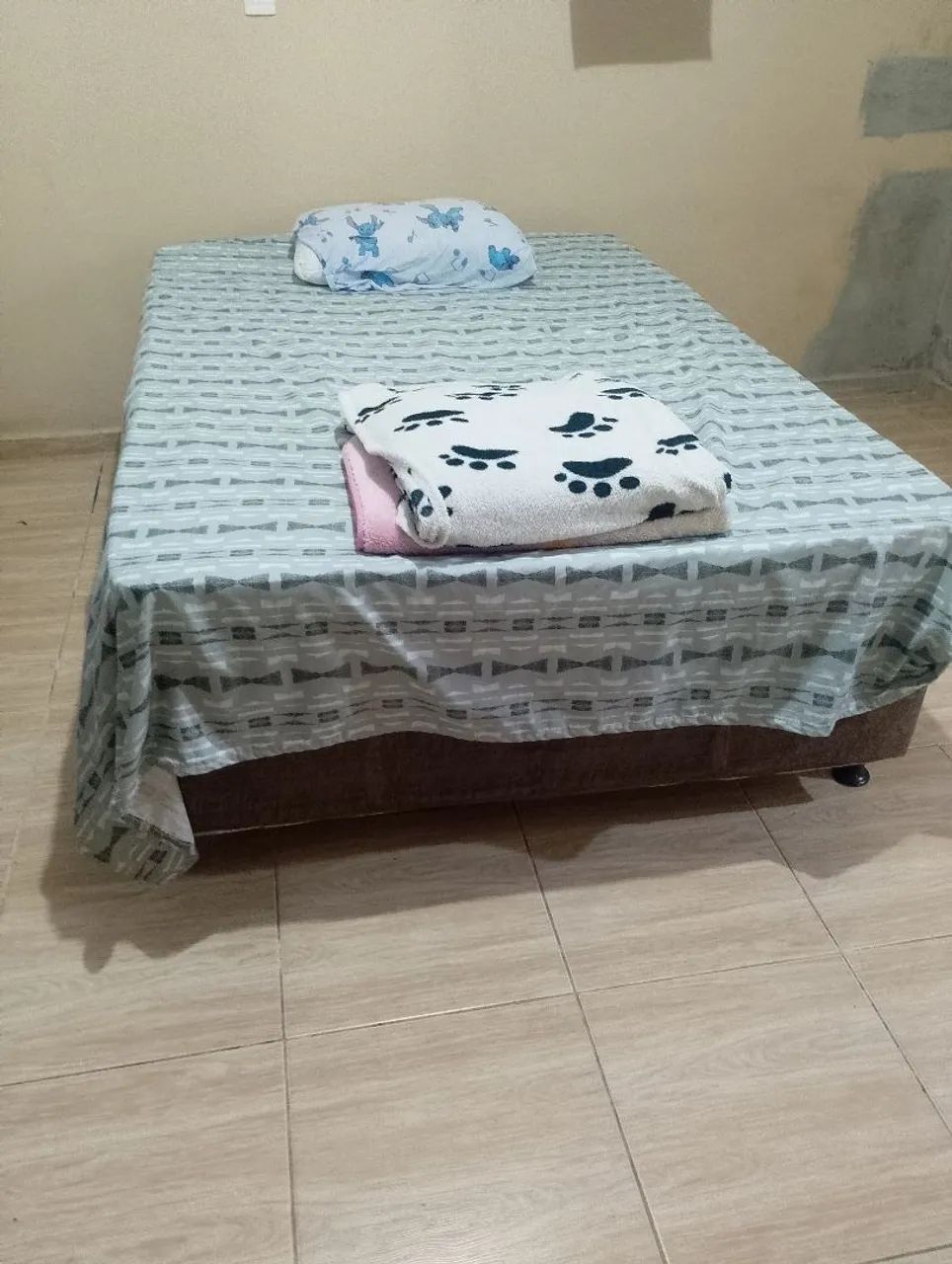 Base cama com colchão 