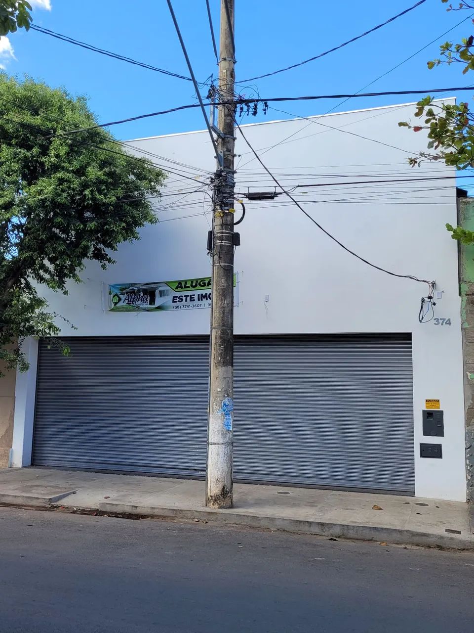 Loja Rua da Bahia 374, Centro, Pirapora,  MG