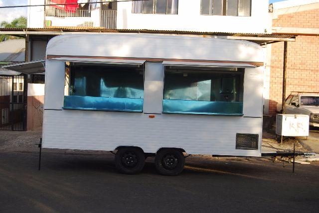 Trailer equipado 4,00 mts por encomenda