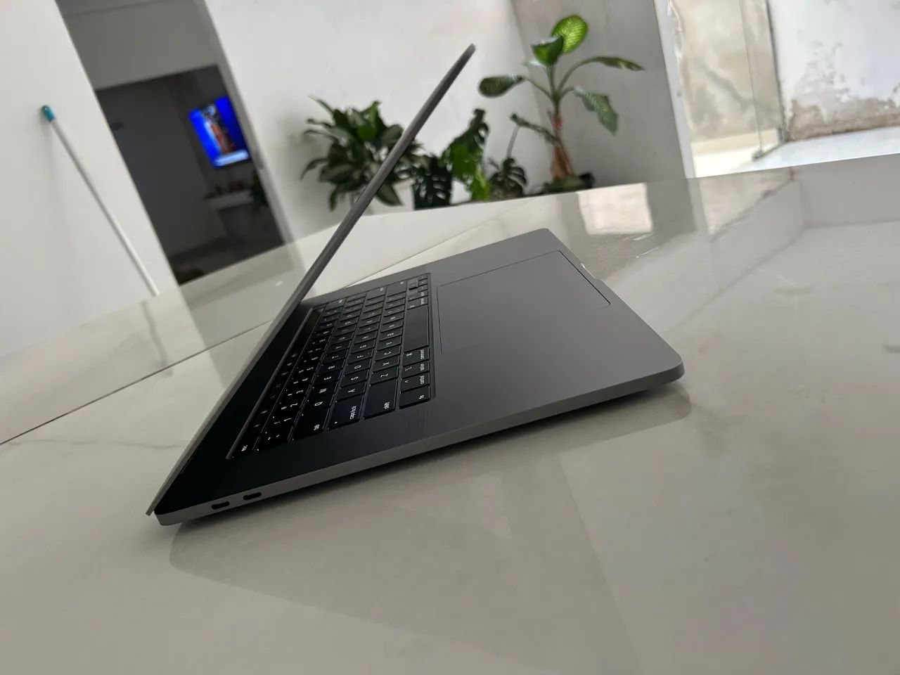 MacBook Pro 16? 2019 | i7 | Retina | Touch Bar + Touch ID