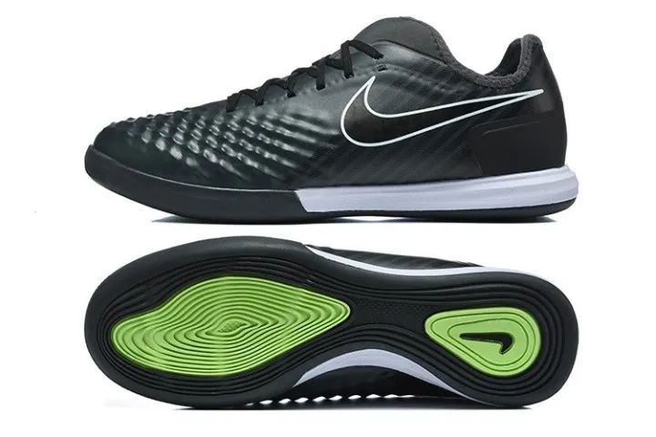 Chuteiras Nike Magista X Finale II para futsal com sola MD e sola