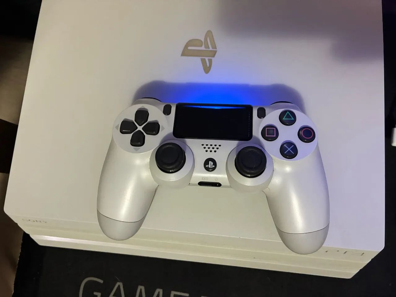 PS4 PRO (Branco) + 3 Jogos - Foto 4