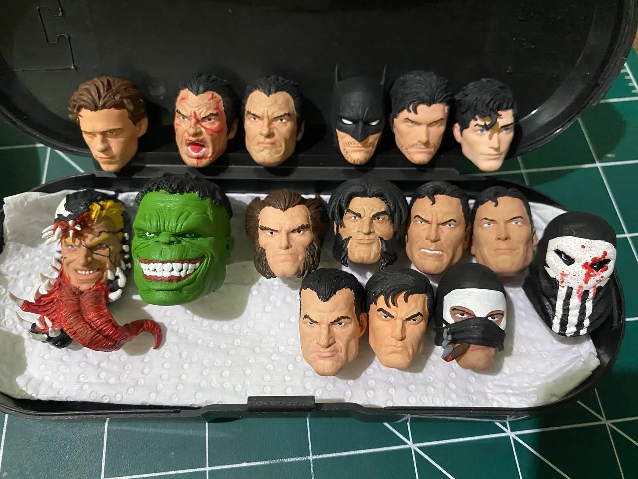 Lote completo 16 heads custom diversos action figures marvel legends e outros  - Foto 4