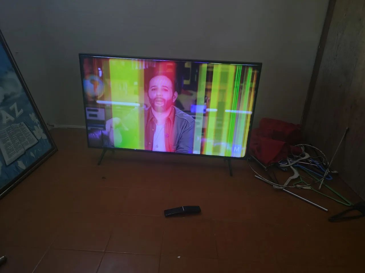 Tv Samsung 43 polegadas com listra  - Foto 3