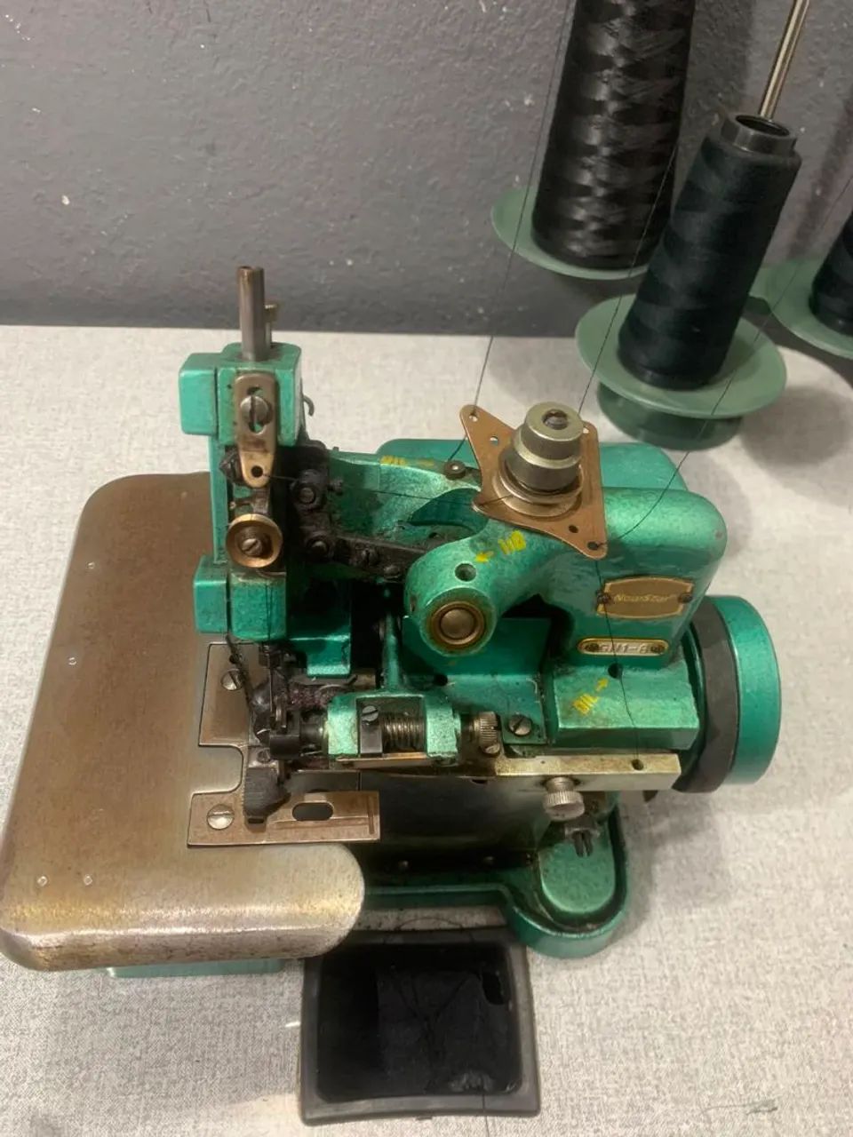Máquina overlock - Foto 4