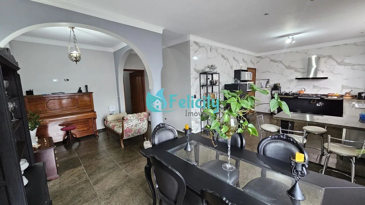 Casa Térrea com 3 Suítes, Piscina e Espaço de Lazer Completo - Foto 2