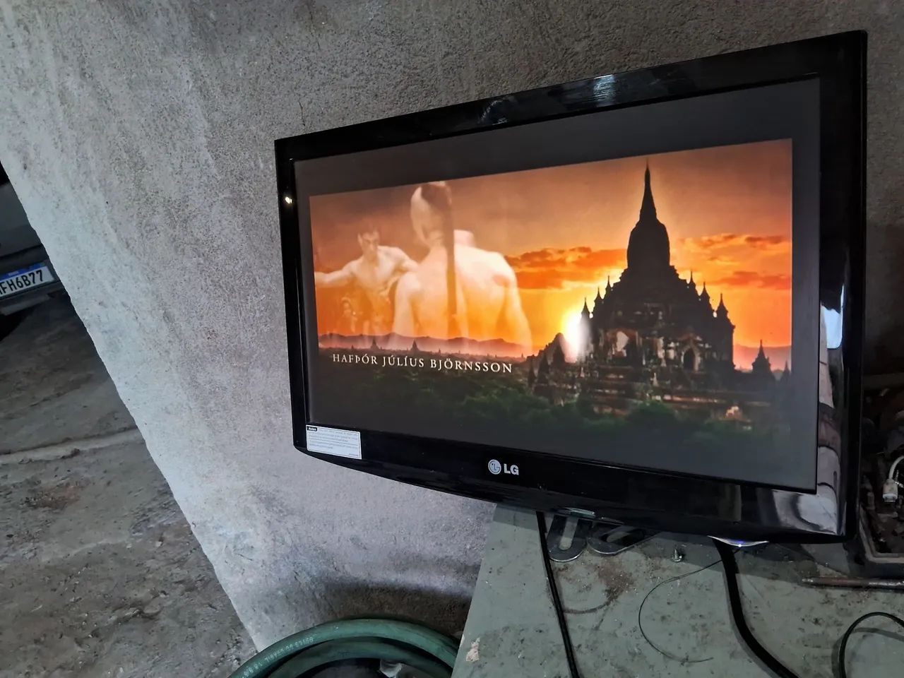 Vendo TV 22 polegadas funcionando perfeitamente por 120 reais entrego 