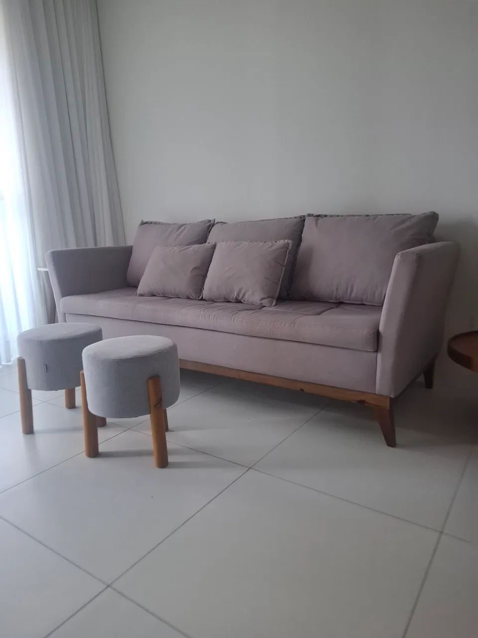 Sofá 3 lugares 2.10metros