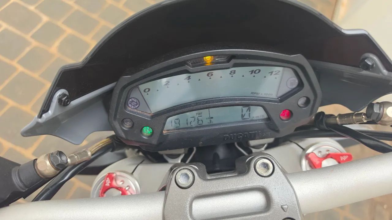 Ducati Monster 796 - Foto 5