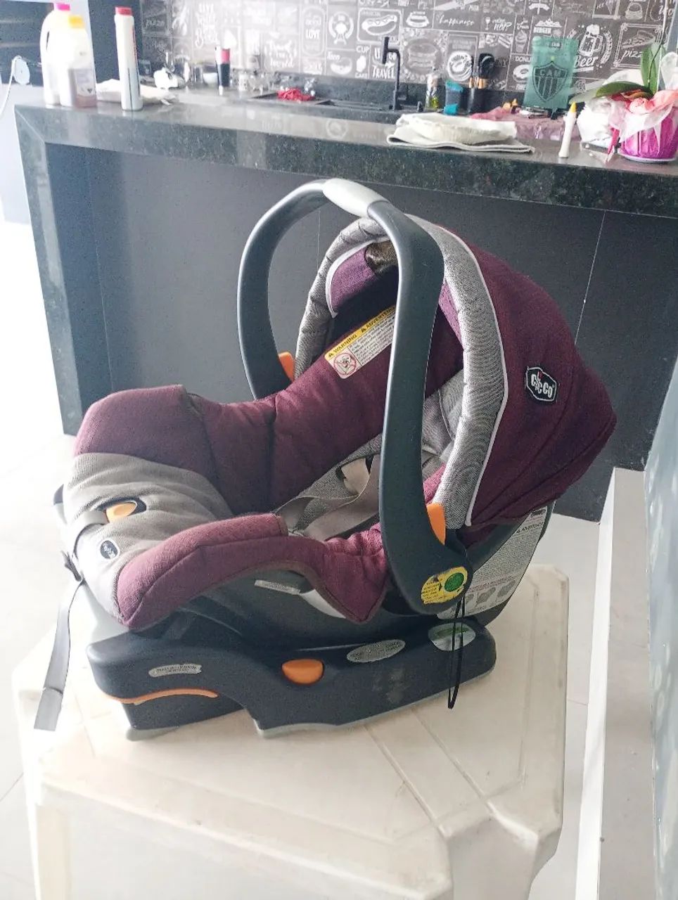 Vendo cadeirinha de bebê chicco - Foto 4