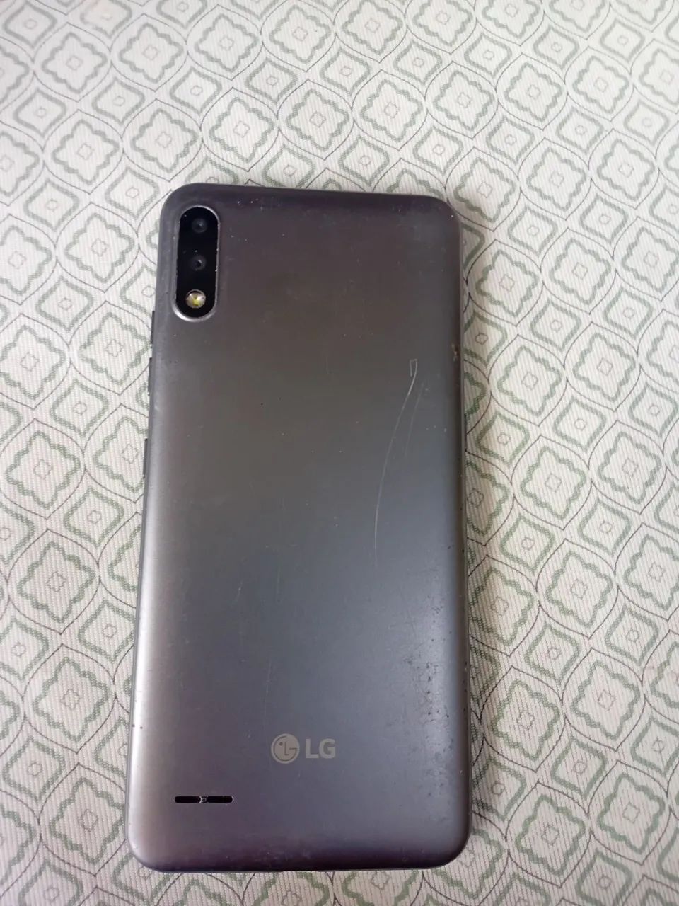 Vendo celular quebrado e viciado na bateria - Foto 2