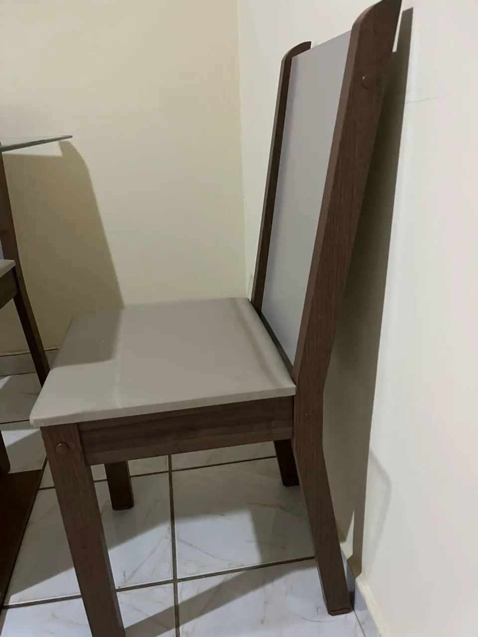 Mesa com 4 cadeiras  - Foto 2