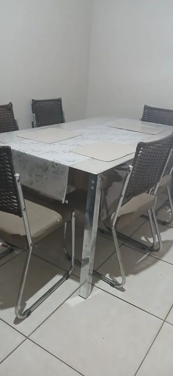 Mesa 6 cadeiras 