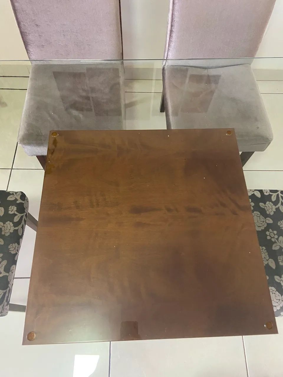 Mesa Quadrada com 6 cadeiras  - Foto 2