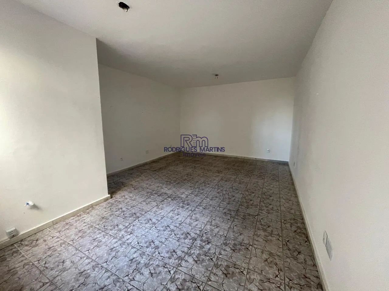 ALUGUEL SALA COMERCIAL NO BAIRRO CAIÇARA