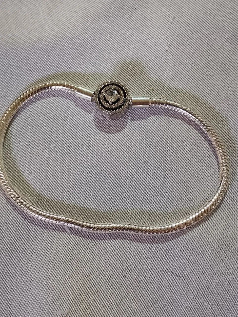 Linda Pulseira/Berloqueira em Prata 925 fecho cravejado de Zirconias  - Foto 2