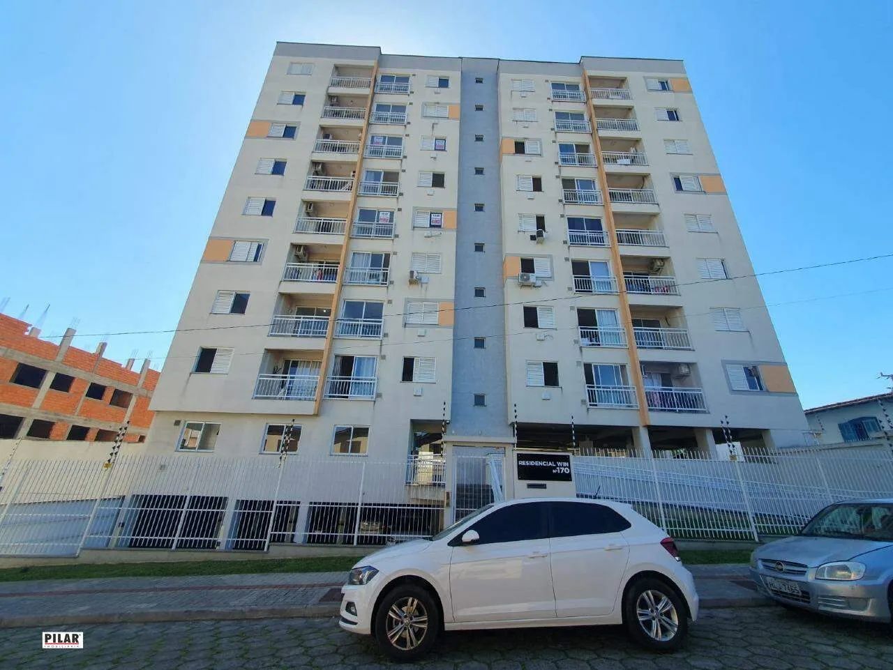 Apartamento de 02 dormitorios com vaga dupla de garagem