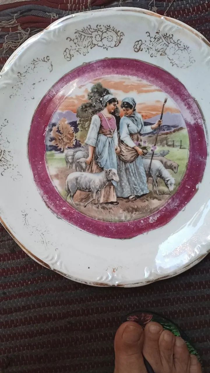Prato de bolo de porcelana antigo