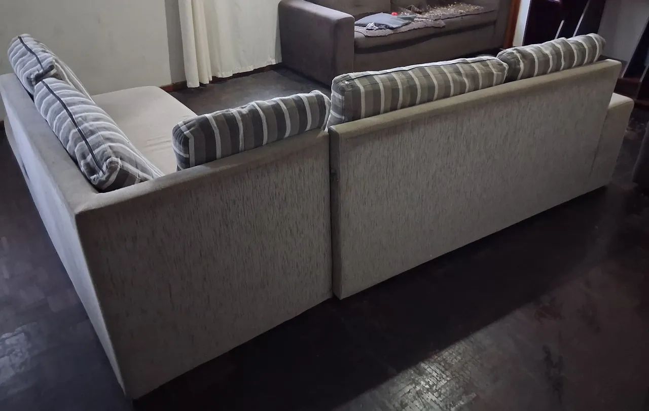 Vendo Sofá de Canto em L com Chaise - Confortável e Espaçoso...<br> ideal para sala de estar. - Foto 2